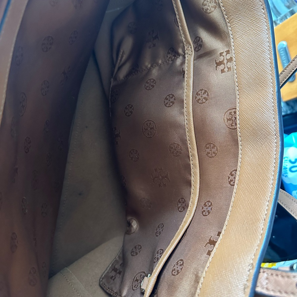 Tory Burch Cognac Leather Tote with Gold Logo - Picture 4 of 8